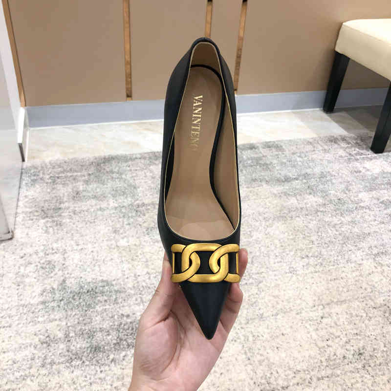 Sandals Only female shoes pointed finger of sexy stiletto foot high heels spring casual fall all-match sals work KHD3, 1# shoe box
Sandals Only female shoes pointed finger of sexy stiletto foot high heels spring casual fall all-match sals work KHD3, 1# shoe box