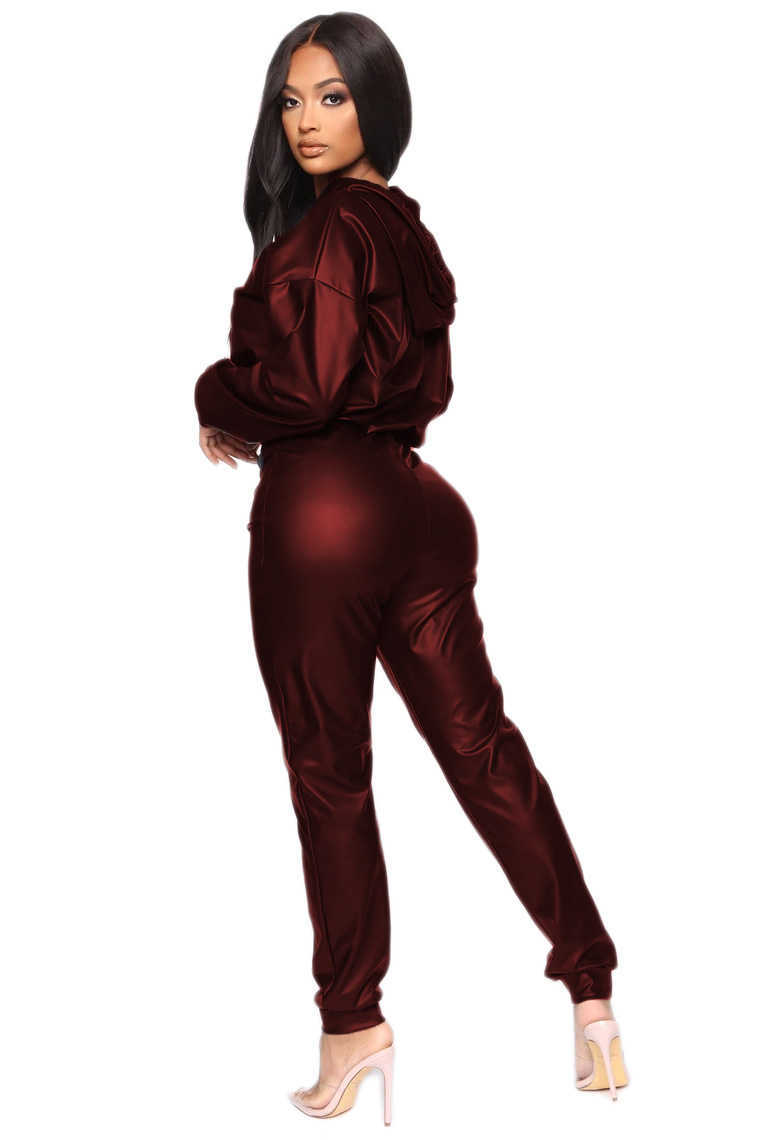 Winter Women sets Hooded Full Sleeve Crop Top Pants Suit Two Piece Set Casual PU Leather Fitness Tracksuits GL2052 211007