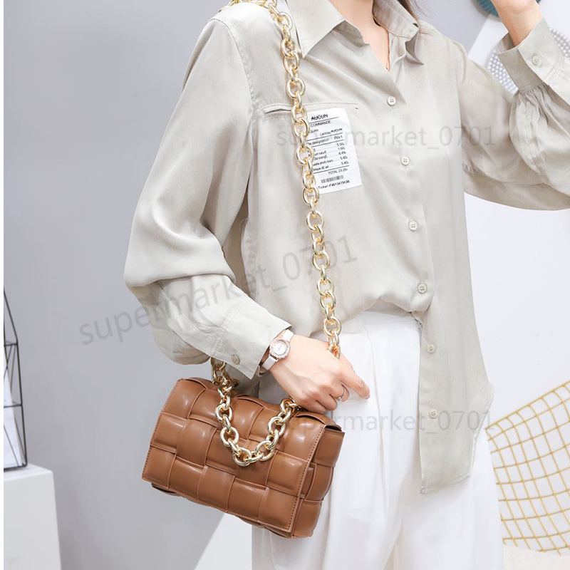 Handbag Purse Fashion Shoulder Luxurys Designers bags Women Padded Plaid Genuine Leather Big Chain Woven Pillow Crossbody Bag 2021 EFFIN
Handbag Purse Fashion Shoulder Luxurys Designers bags Women Padded Plaid Genuine Leather Big Chain Woven Pillow Crossbody Bag 2021 EFFIN