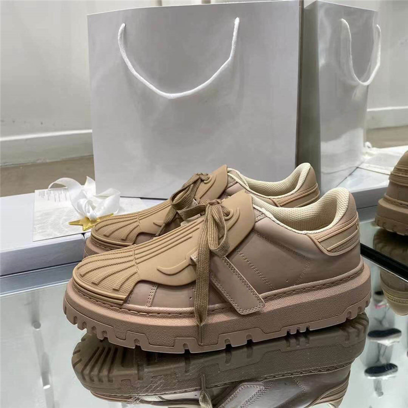 Designer Luxury Casual Shoes Leather ID Sneakers unner Trainers Lace up Rubber Sole womens Platform Outdoor Sneaker Women Calfskin With Original Box, Black
Designer Luxury Casual Shoes Leather ID Sneakers unner Trainers Lace up Rubber Sole womens Platform Outdoor Sneaker Women Calfskin With Original Box, Black
