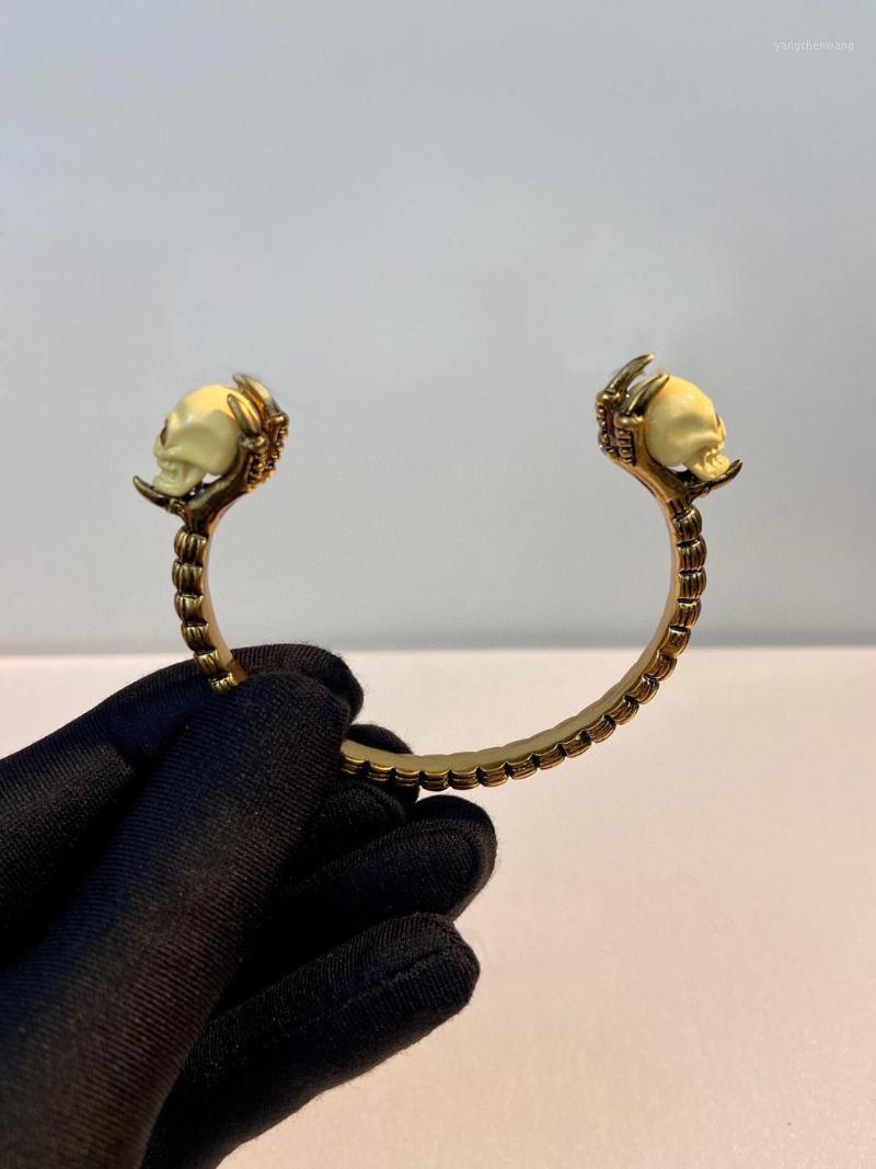 Fashion Decadent Aesthetics Skull Bangle Unique Vintage Gold Color Punk Jewelry For Women Gift
Fashion Decadent Aesthetics Skull Bangle Unique Vintage Gold Color Punk Jewelry For Women Gift