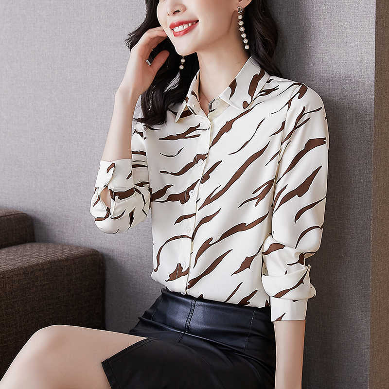 Korean Women Silk Shirts Blouses Woman Striped Blouse Long Sleeve Tops Plus Size Elegant Print 210604, Black
Korean Women Silk Shirts Blouses Woman Striped Blouse Long Sleeve Tops Plus Size Elegant Print 210604, Black