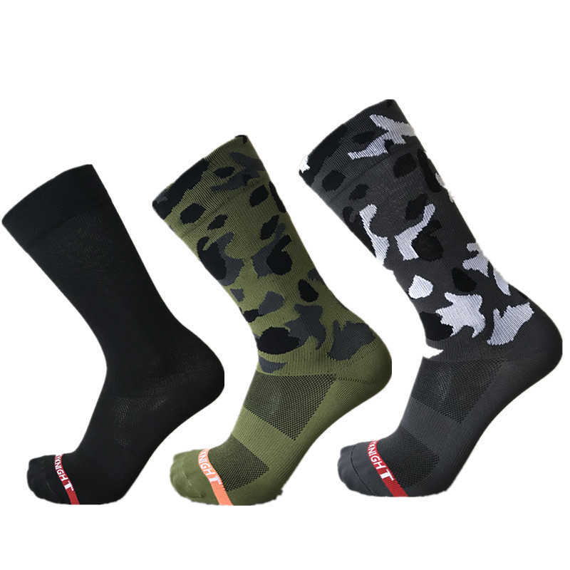 Men Camouflage Mountain Cross Coun Sport Socks Bicycle Cycling Running Outdoor Compression socks Calcetines Ciclismo H0911, 3 blue
Men Camouflage Mountain Cross Coun Sport Socks Bicycle Cycling Running Outdoor Compression socks Calcetines Ciclismo H0911, 3 blue