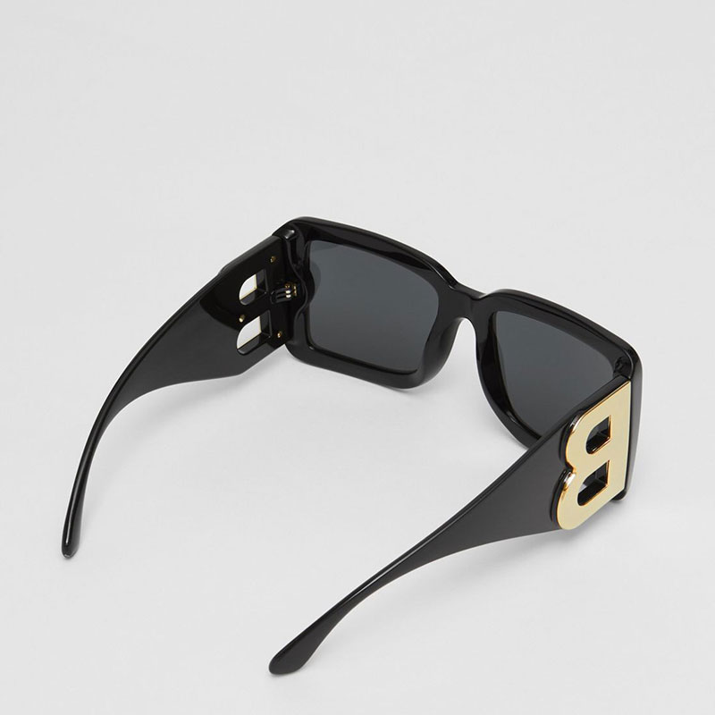 Mens sunglasses anti-ultraviolet designer high-quality womens sunglassess generous full frame classic big temple glassess B4312 with original box
Mens sunglasses anti-ultraviolet designer high-quality womens sunglassess generous full frame classic big temple glassess B4312 with original box