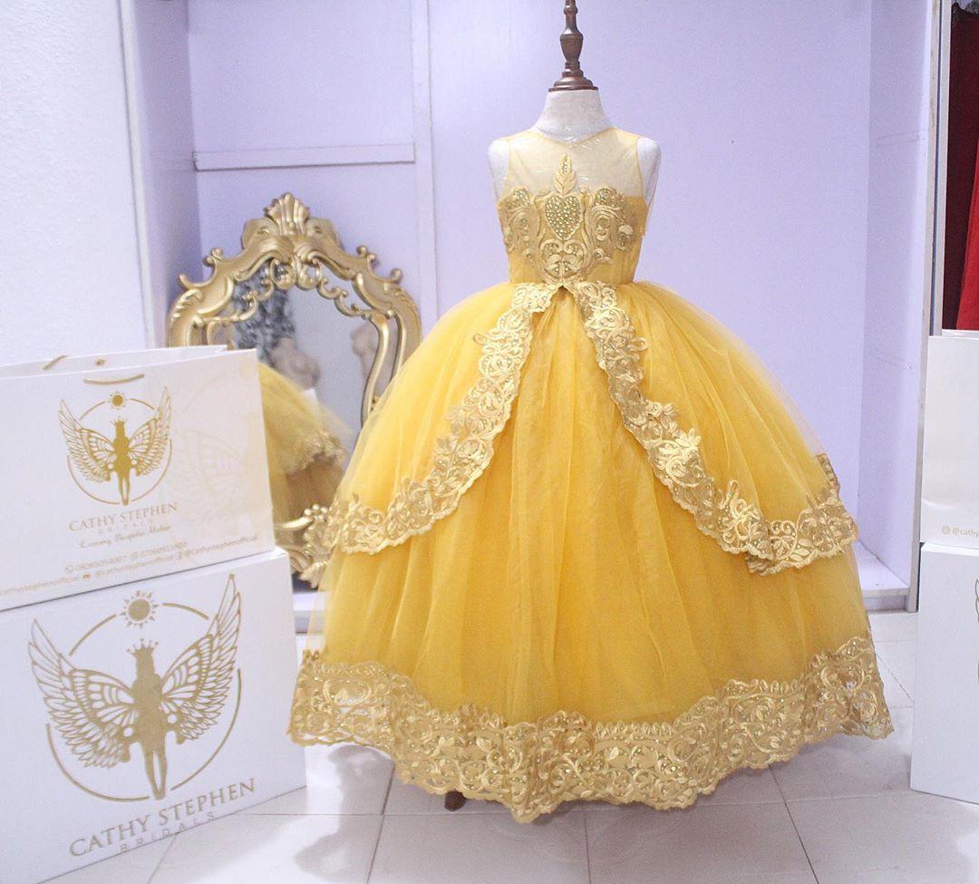 Yellow Princess Ball Gown Flower Girls Dresses Floor Length Sleeveless Long Tulle Graduation Wedding Party Prom Gowns Toddler Communion Dress Applique