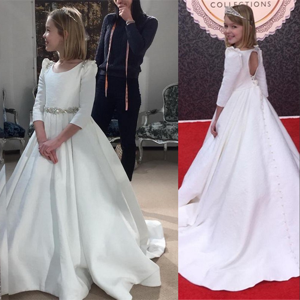 Simple White Princess Flower Girl Dresses Jewel Ne Three Quarter Sleeves Satin Crystal Belt Child Pageant Dress Girls Wedding Gowns Sweep Train Hollow