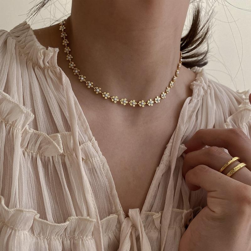 Chokers ALLME Sweet White Blue Color Flowers Necklaces For Women Femme Gold Chain Pendant Temperament Accessories
Chokers ALLME Sweet White Blue Color Flowers Necklaces For Women Femme Gold Chain Pendant Temperament Accessories