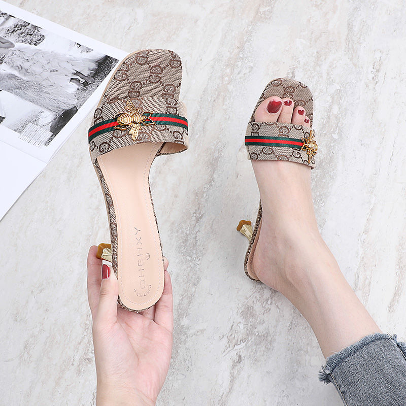 high heels slippers 2021 summer women fashion square head thin heel sandals female classic printed letter slides flip-flops 35-39, Black
high heels slippers 2021 summer women fashion square head thin heel sandals female classic printed letter slides flip-flops 35-39, Black