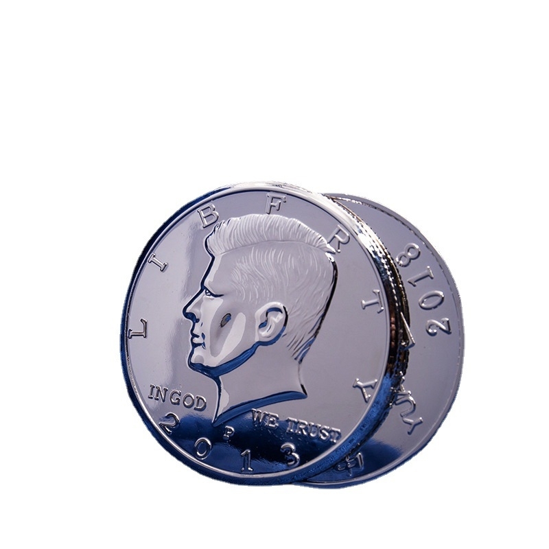 Big magic props 3-inch 7cm empty handed coin bigger version of children's close-up shock new strange
Big magic props 3-inch 7cm empty handed coin bigger version of children's close-up shock new strange
