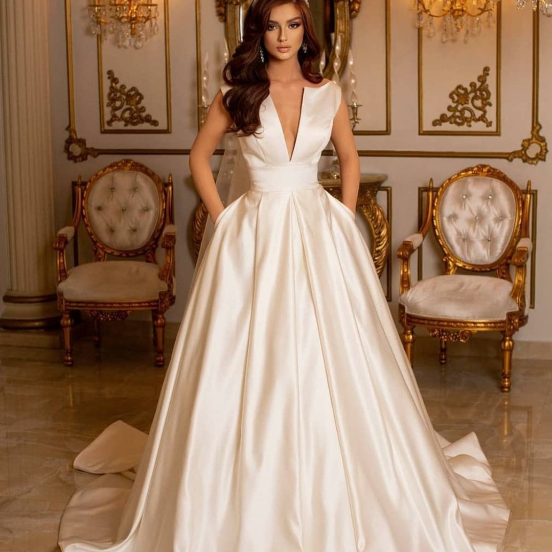 Deep V Neck A Line Wedding Dresses Sleeveless Satin Bridal Gowns with Pockets Elegant vestido de novia