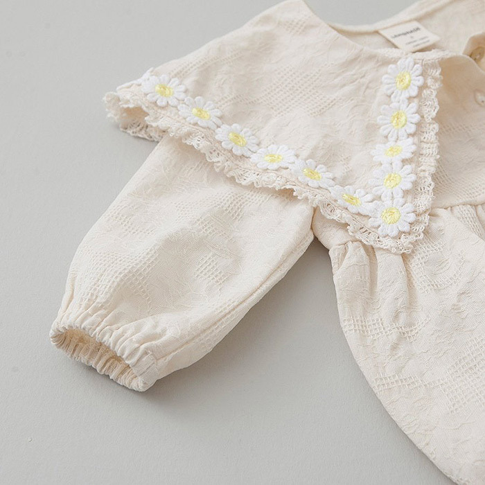 Korean style baby girls cute daisy embroidery big turn-down collar bodysuits with cap Infants cotton birthday coveralls 210508
