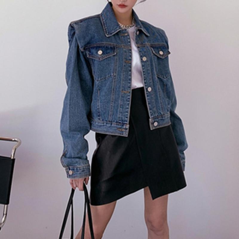 Women's Jackets Retro Pleated Padded Shoulder Loose Denim Jacket Women Long Sleeve Lapel Chic All-match Short Blue Coat Lady
Women's Jackets Retro Pleated Padded Shoulder Loose Denim Jacket Women Long Sleeve Lapel Chic All-match Short Blue Coat Lady