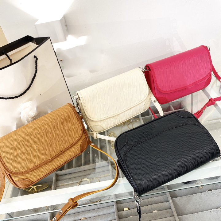 BUCI High Quality Twist Denim Epi Leather Designer Women Shoulder Bags Flap Chain Handbags Woman Crossbody Bag Pochette Tote Black, Dust bag
BUCI High Quality Twist Denim Epi Leather Designer Women Shoulder Bags Flap Chain Handbags Woman Crossbody Bag Pochette Tote Black, Dust bag