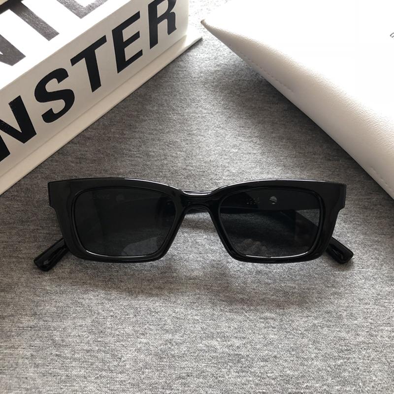 Sunglasses 2021 Korean Jennie Cooperation GM Jentle Home Fashion Women Elegant Lady Small Frame Vintage Glasses 1996
Sunglasses 2021 Korean Jennie Cooperation GM Jentle Home Fashion Women Elegant Lady Small Frame Vintage Glasses 1996
