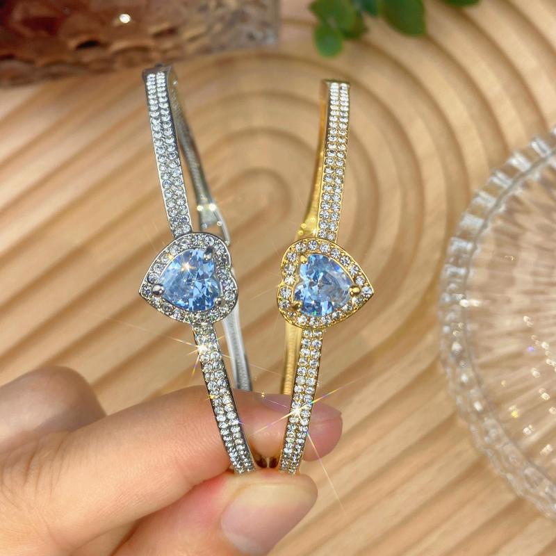 Bangle Trend Big Love Shiny Bracelets On Hand Luxury Gold Color Temperament Wild Genshin Impact Bracelet For Women Jewelry Gifts
Bangle Trend Big Love Shiny Bracelets On Hand Luxury Gold Color Temperament Wild Genshin Impact Bracelet For Women Jewelry Gifts