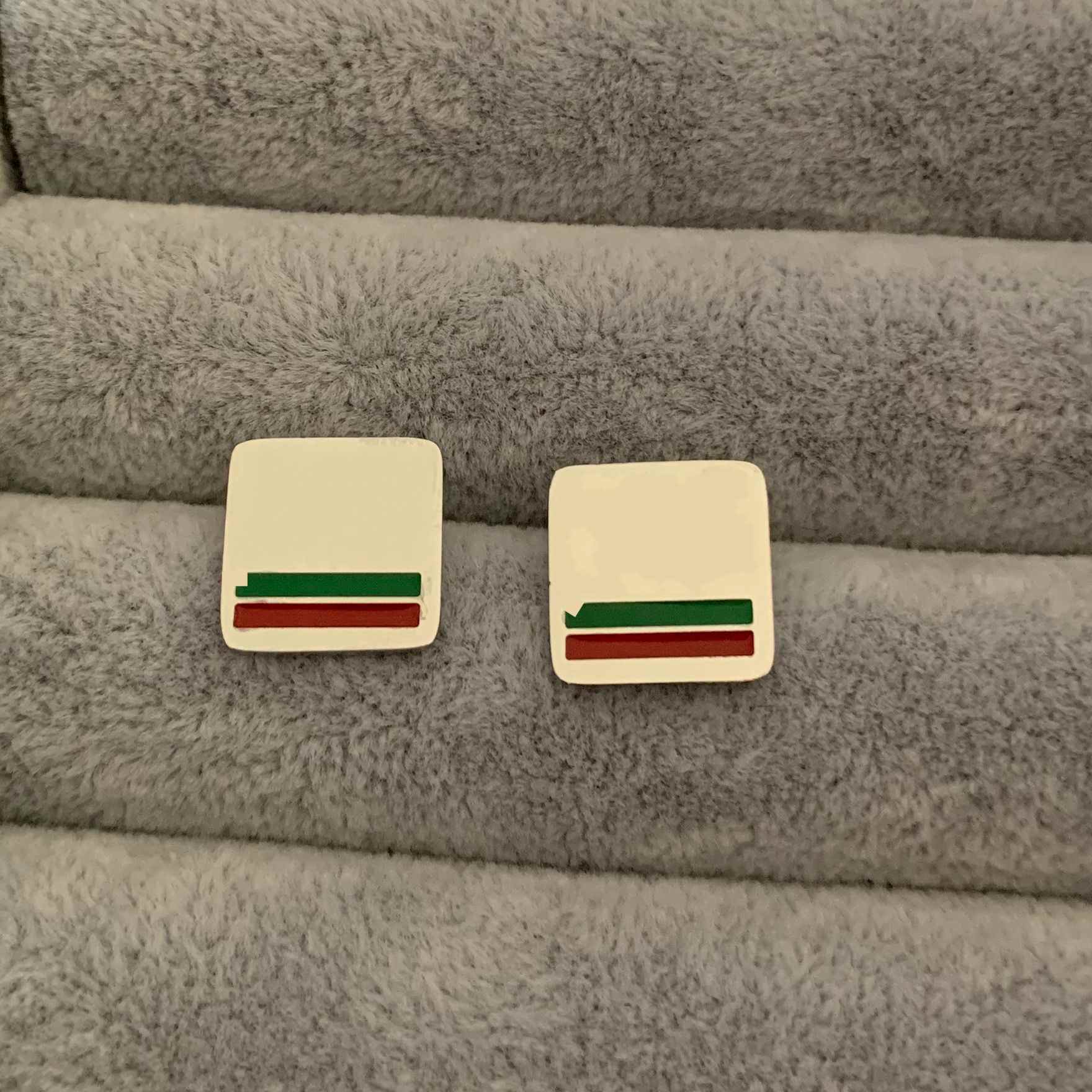 Never Fading Luxurious Design Women Studs Silver Rose Gold Colors Red Oil Stainless Steel Square Earrings Extravagant Letter Printed Fashion Jewelry Wholesale
Never Fading Luxurious Design Women Studs Silver Rose Gold Colors Red Oil Stainless Steel Square Earrings Extravagant Letter Printed Fashion Jewelry Wholesale