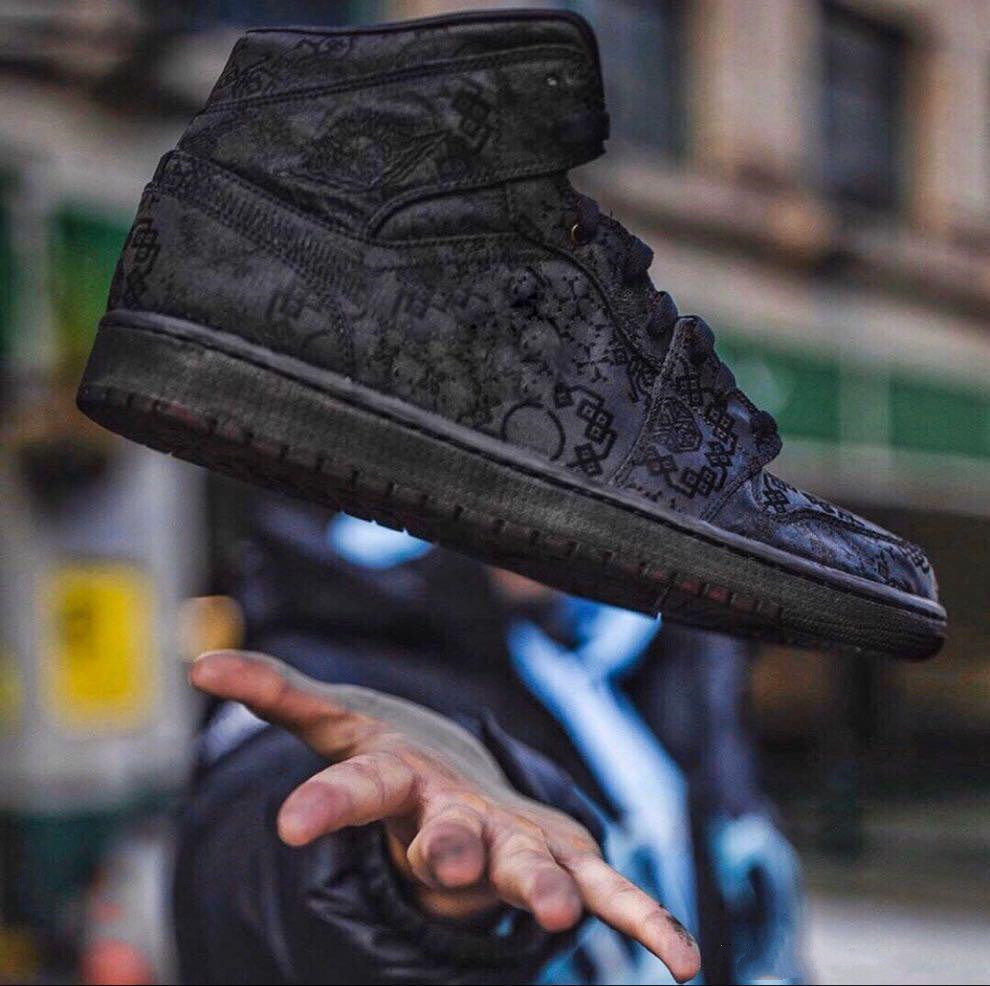 2021 CLOT x 1 Mid Fearless Edison Chen Basketball Shoes black silk double ribbed version Retro Mens running Shoe Sport Sneakers CU2804-100 With Box
2021 CLOT x 1 Mid Fearless Edison Chen Basketball Shoes black silk double ribbed version Retro Mens running Shoe Sport Sneakers CU2804-100 With Box