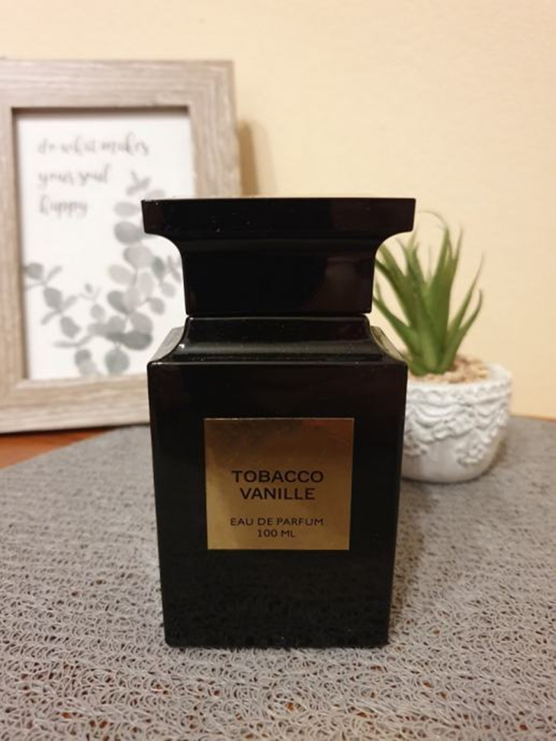 Promotion In stock fragrance for man woman TOBACCO VANILLE oud Soleil Blanc Parfum spray 100ml Perfume high quality
Promotion In stock fragrance for man woman TOBACCO VANILLE oud Soleil Blanc Parfum spray 100ml Perfume high quality