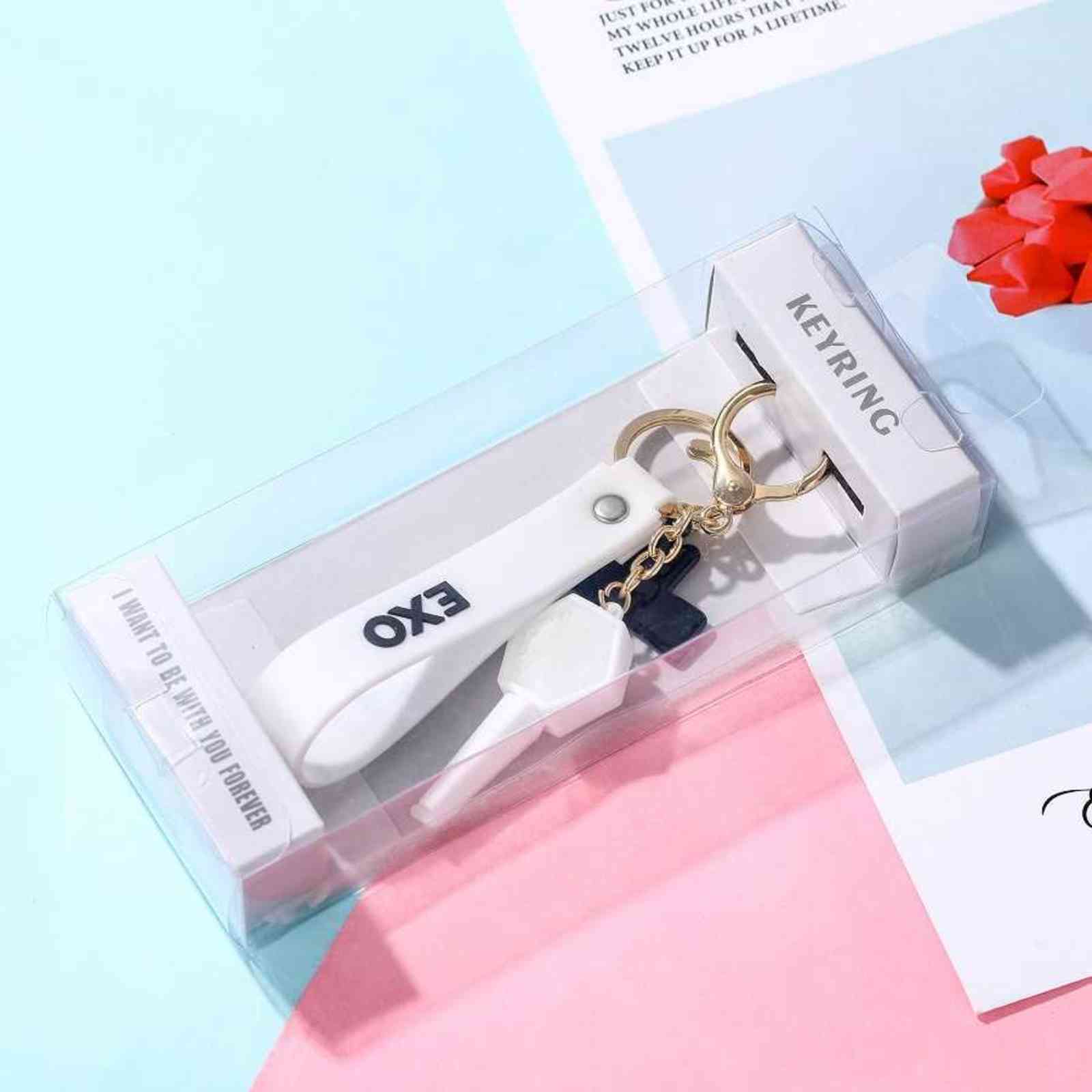 Kpop mini light keychain TWICE NCT GOT7 Light Stick Pendant key chain ring box high quality kpop bangtan H1126