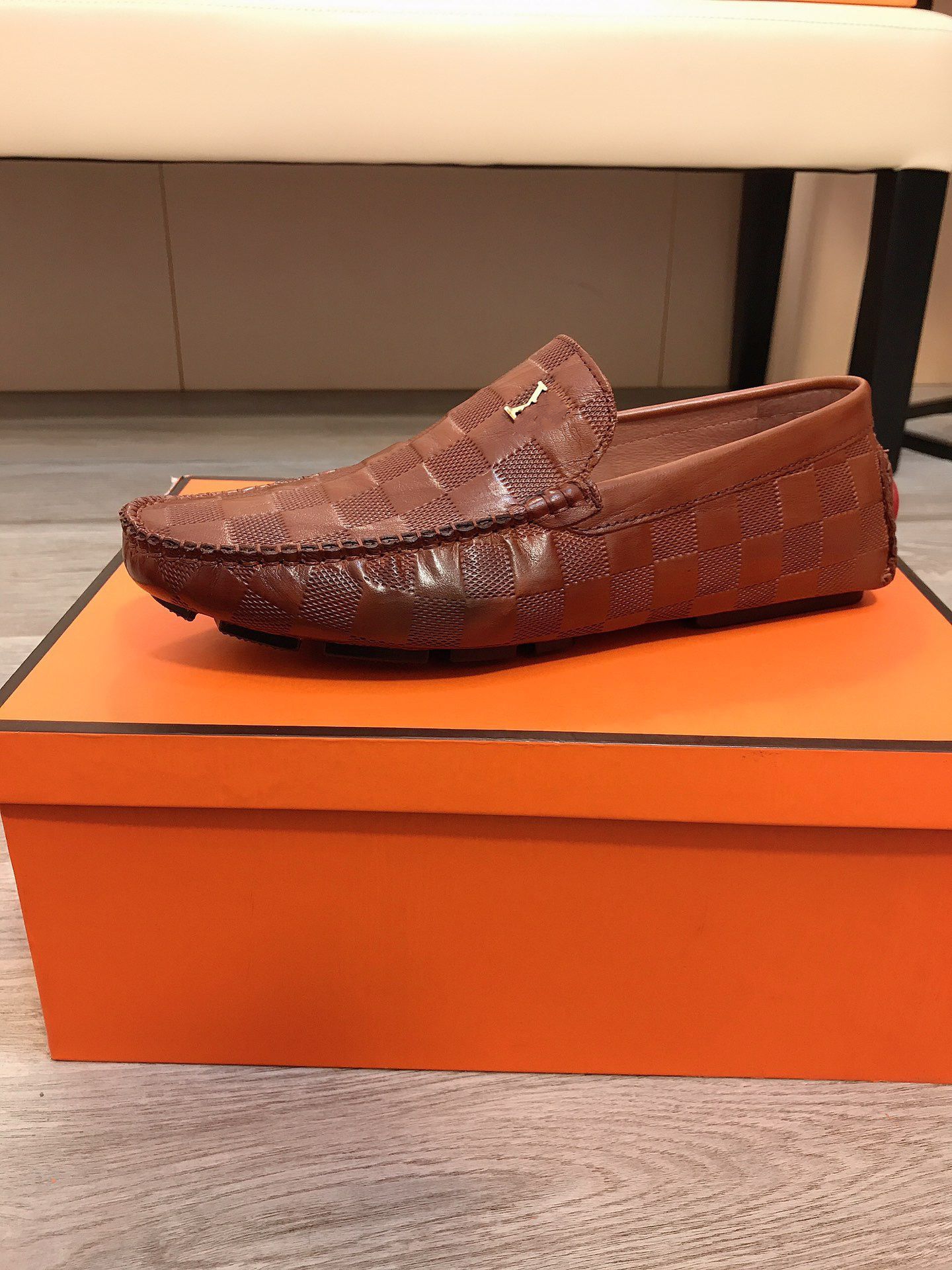 Luxury Men Driving shoes with superstar Flats sneakers Fashion metal button Peas and classic Solid color kpj009
Luxury Men Driving shoes with superstar Flats sneakers Fashion metal button Peas and classic Solid color kpj009