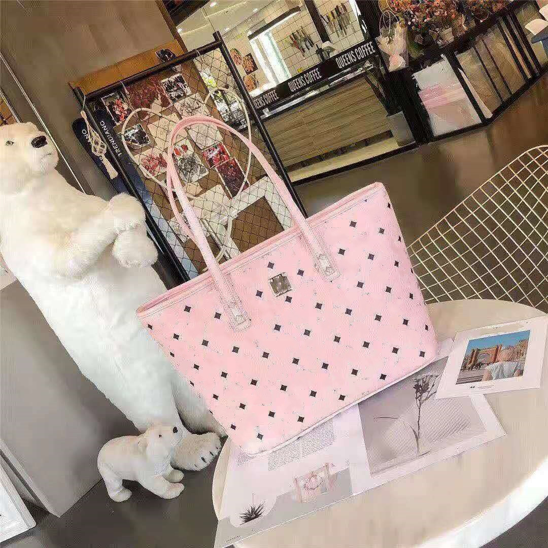 Designer designs high-quality classic shopping bags handbags original pair of flower cut mother-and-child bag handbags, small bags used alone., Pay for freight
Designer designs high-quality classic shopping bags handbags original pair of flower cut mother-and-child bag handbags, small bags used alone., Pay for freight