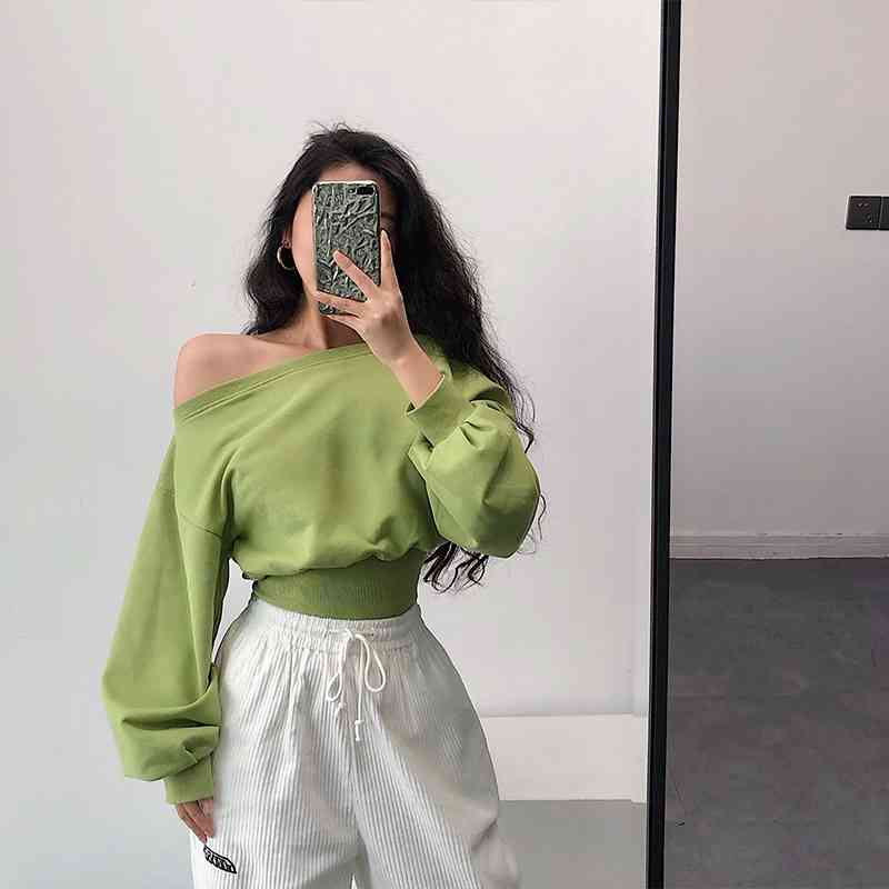 Young girl day style sexy one side off shoulder loose and thin waist two sets of long sleeve sweater, Black
Young girl day style sexy one side off shoulder loose and thin waist two sets of long sleeve sweater, Black