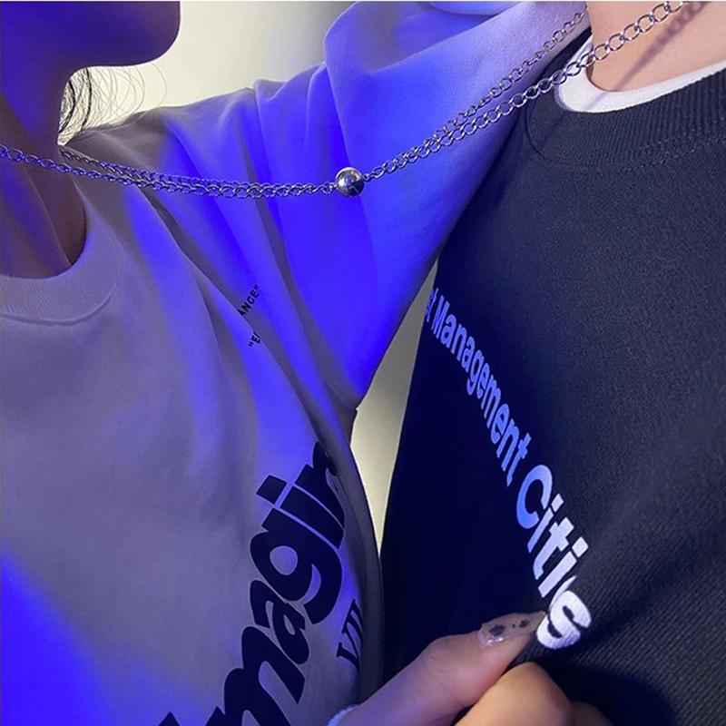 Chains 2Pcs/Set Couple Pendant Magneticf Necklace Love Coupling Magnetic Clasp Chain Necklaces For Women Men Fashion Jewelry Gift, Silver
Chains 2Pcs/Set Couple Pendant Magneticf Necklace Love Coupling Magnetic Clasp Chain Necklaces For Women Men Fashion Jewelry Gift, Silver