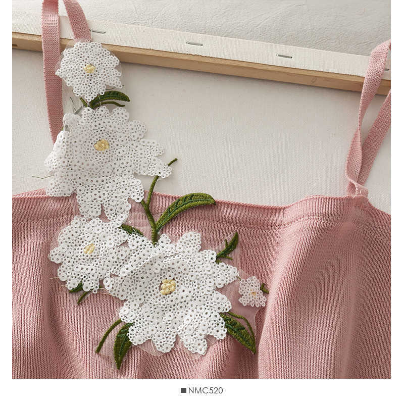 Cute Women Crop Top Strappy Sleeveless Flower Appliques Fitness Streetwear Female Camis W105 210526