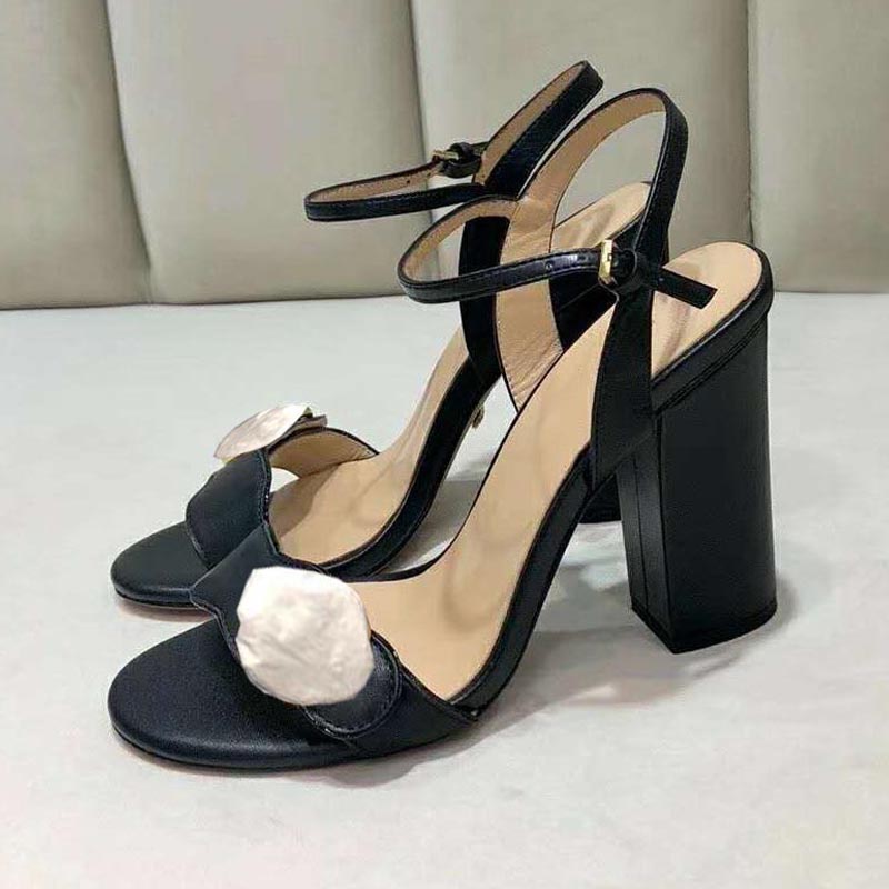 Beautiful summer women's sandals black open toe fashion high heels designer elegant Roman fairy style word with buckle thick heel office shoes, Extra shoebox
Beautiful summer women's sandals black open toe fashion high heels designer elegant Roman fairy style word with buckle thick heel office shoes, Extra shoebox
