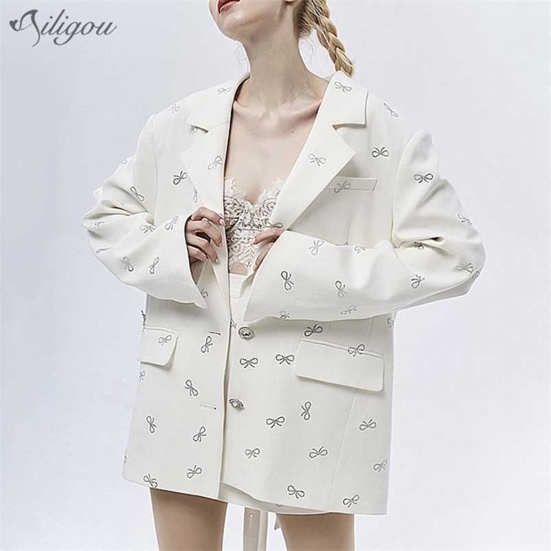 Luxury Bright Diamond Bow White Designer Suit Jacket Female Fashion Short Skirt Sexy Party 210525
Luxury Bright Diamond Bow White Designer Suit Jacket Female Fashion Short Skirt Sexy Party 210525