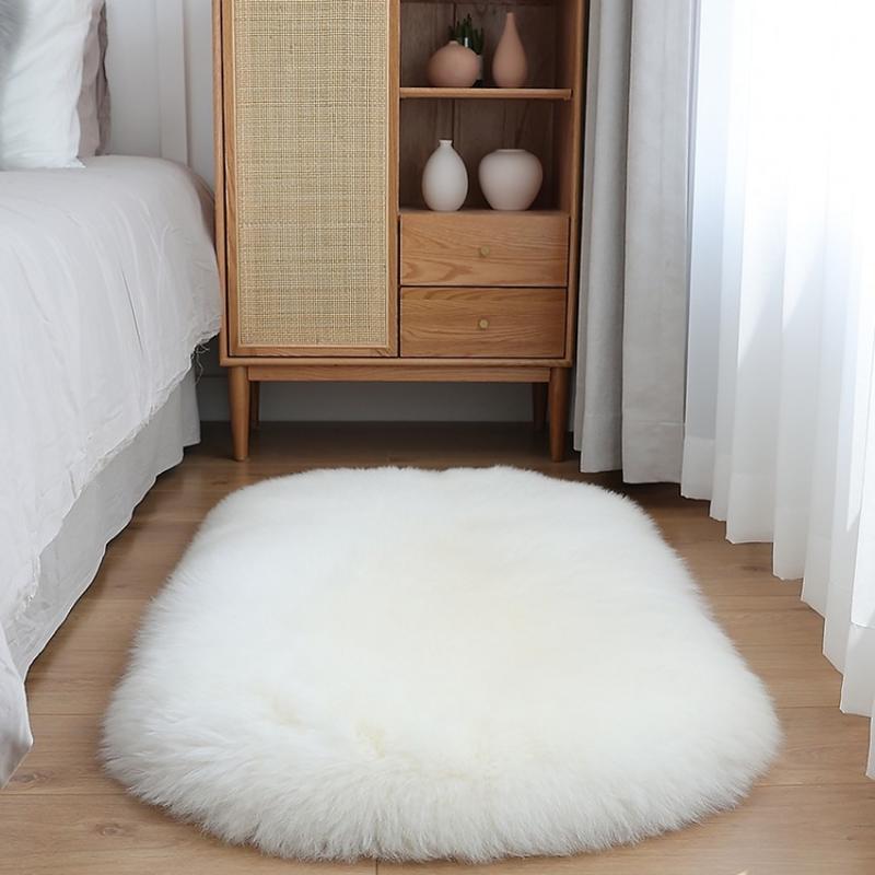 Carpets Oval Shaped Real Sheepskin Fur Bed Slide Carpet 50*100cm Ivory Shaggy Sheep Area Rug For Home Decoration
Carpets Oval Shaped Real Sheepskin Fur Bed Slide Carpet 50*100cm Ivory Shaggy Sheep Area Rug For Home Decoration