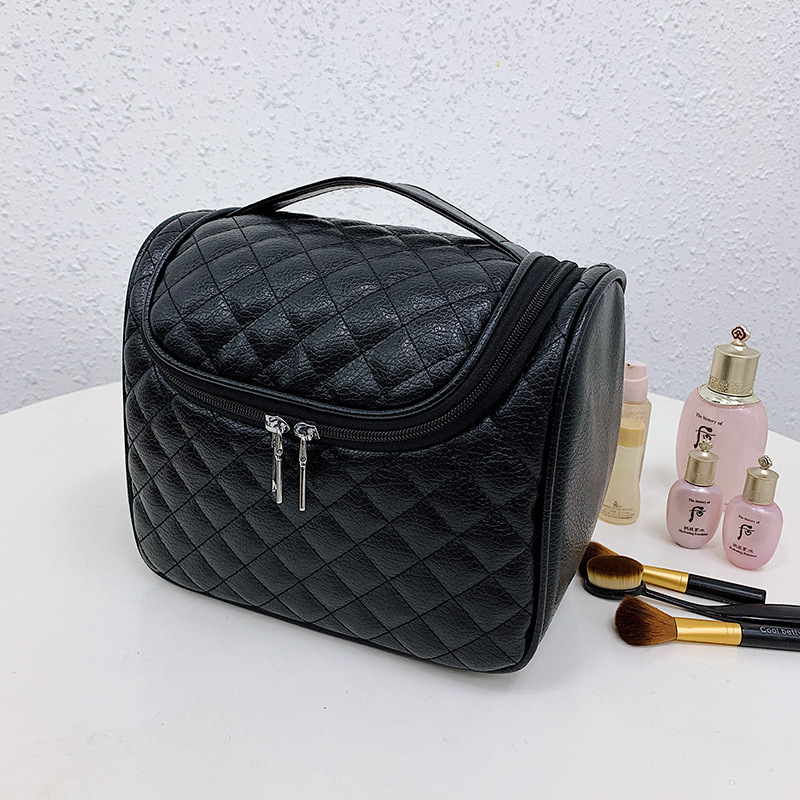 Travel Simple Fashion Make-up Capacity Large Embroidered Line Rhombic Hook Wash Cosmetic Storage Bag, Black trumpet
Travel Simple Fashion Make-up Capacity Large Embroidered Line Rhombic Hook Wash Cosmetic Storage Bag, Black trumpet