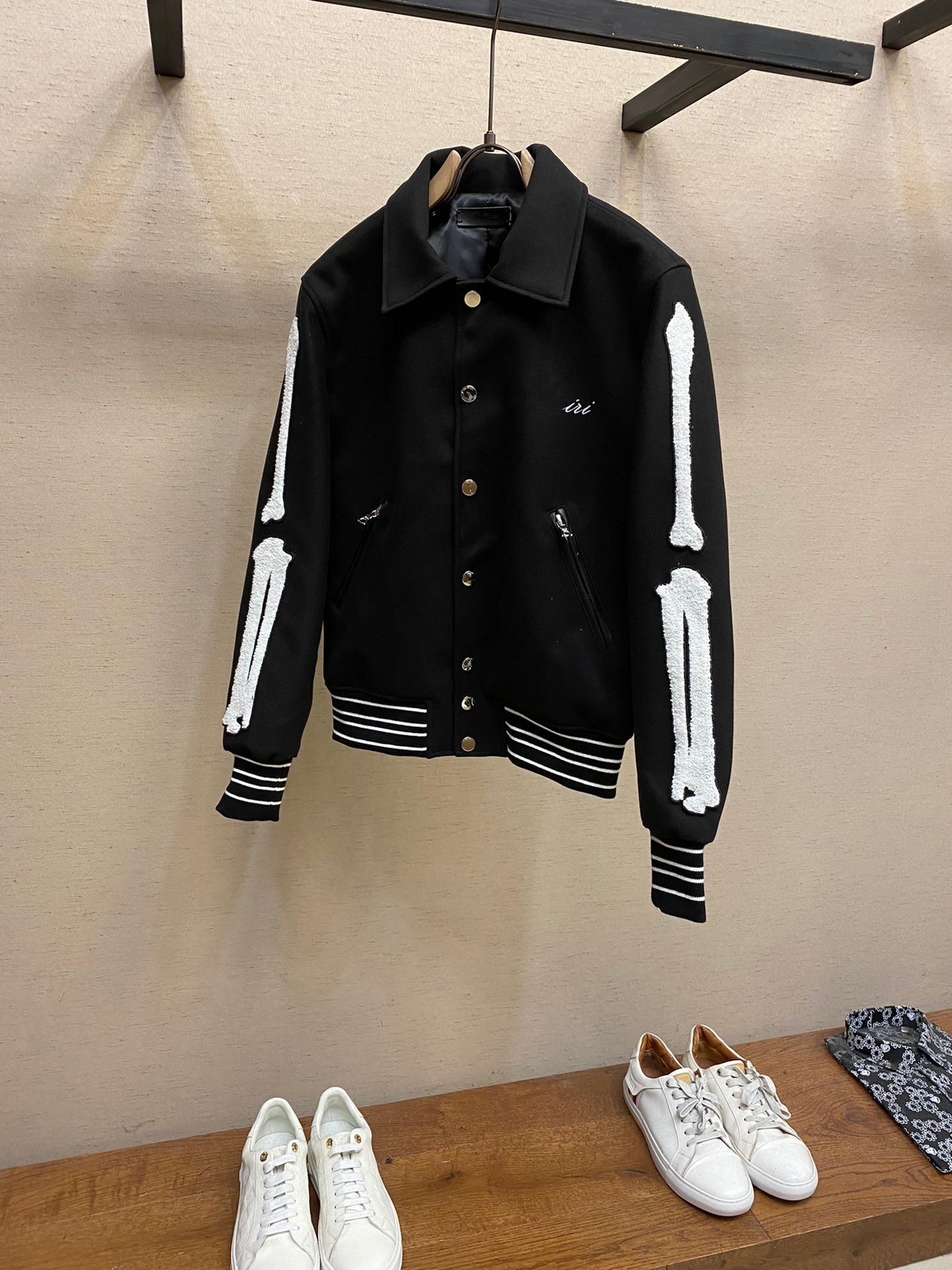 22FW early spring JACKETS double side Casual Street Fashion Pockets Warm Men Women Couple Outwear free ship zdlam1221., Black
22FW early spring JACKETS double side Casual Street Fashion Pockets Warm Men Women Couple Outwear free ship zdlam1221., Black
