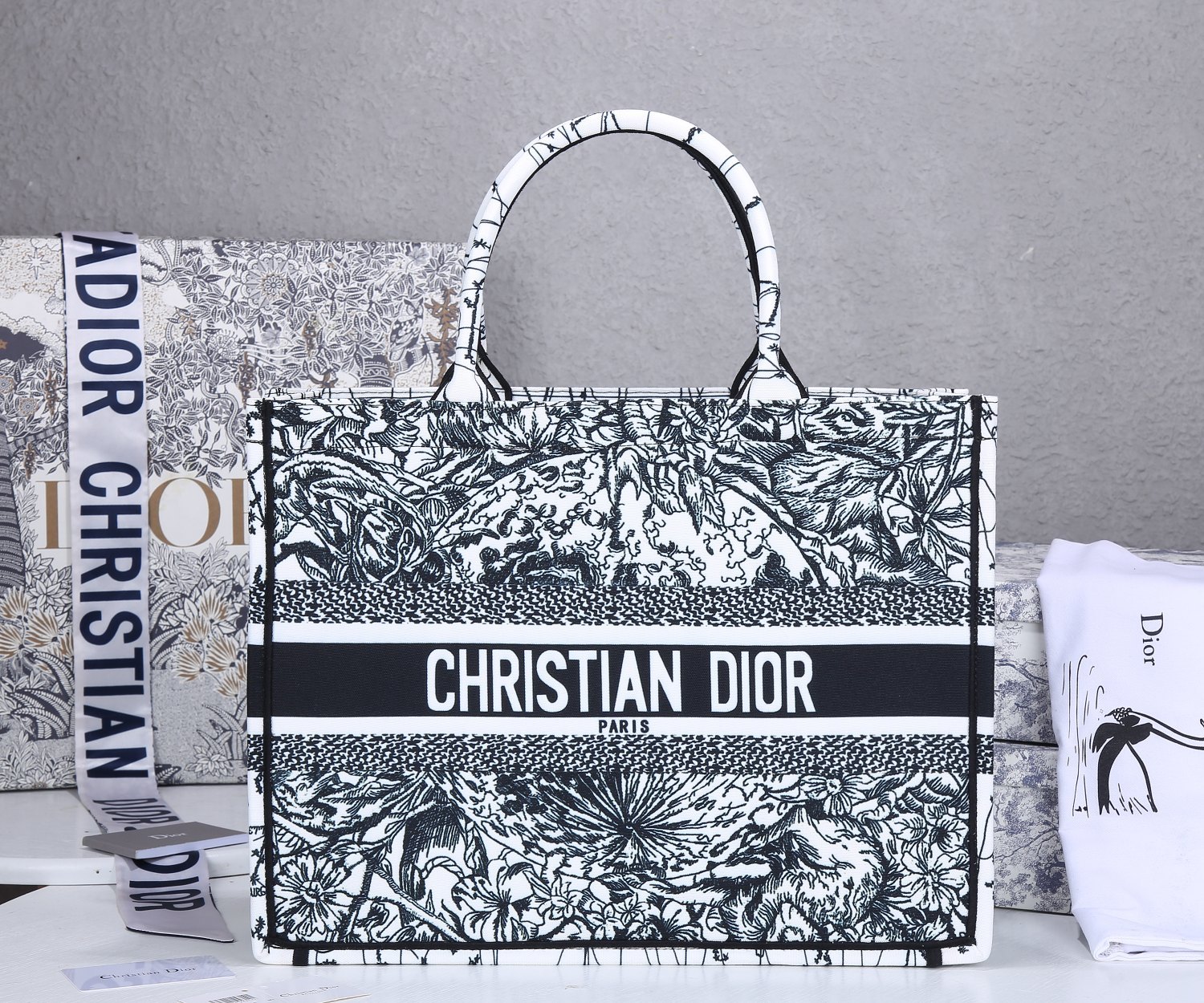 Dior Fashion Women Tote Luxurys Designers Shopping Bags Casual Shoulder Handbag Messengers Handbags Printed Classic Crossbody Clutch
Dior Fashion Women Tote Luxurys Designers Shopping Bags Casual Shoulder Handbag Messengers Handbags Printed Classic Crossbody Clutch