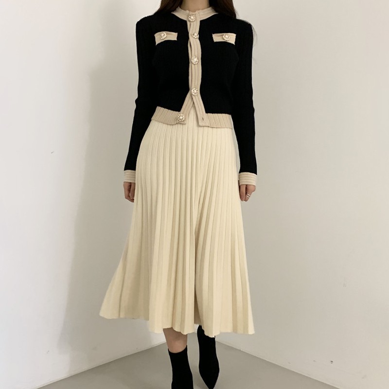 Vintage Ladies Knitted 2 Piece Skirt Suits Sets Women Single Breasted Pearl Buttons Cardigan + Pleated Long Suit 210428, Turquoise
Vintage Ladies Knitted 2 Piece Skirt Suits Sets Women Single Breasted Pearl Buttons Cardigan + Pleated Long Suit 210428, Turquoise