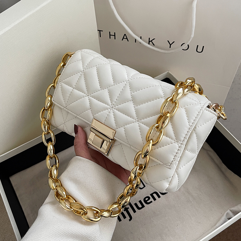Thick Chain Quilted Small PU Leather Handbags Woman 2022 Summer Trend Brand Luxury Designer Shoulder underarm Sling Bag, Beige
Thick Chain Quilted Small PU Leather Handbags Woman 2022 Summer Trend Brand Luxury Designer Shoulder underarm Sling Bag, Beige