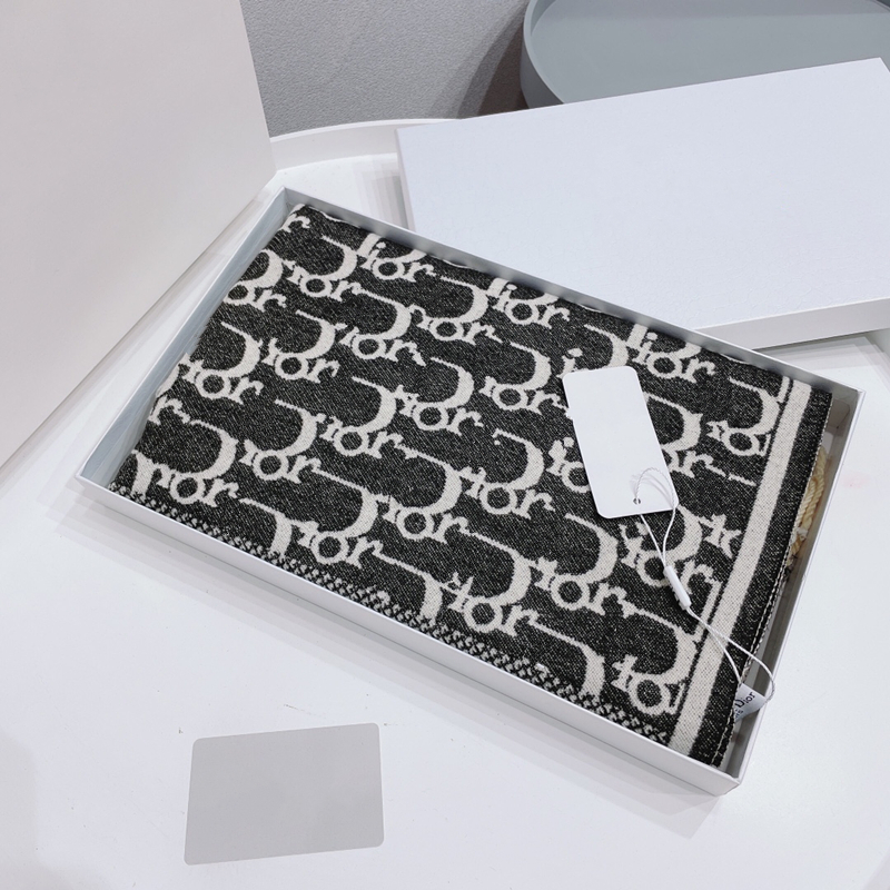 Trendy Letter Jacquard Long Scarf Double Side Color Scarves Designer Women Cashmere Wrap Large Size 180*70CM, Blue;gray
Trendy Letter Jacquard Long Scarf Double Side Color Scarves Designer Women Cashmere Wrap Large Size 180*70CM, Blue;gray
