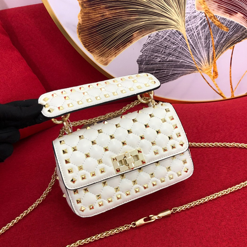 Top Quality Designers Women Nappa Rockstuds Spikes Bags 100% Real Leather Black Nude Lady Shoulder handbags Dress Official Bag Mini Purse with Box
Top Quality Designers Women Nappa Rockstuds Spikes Bags 100% Real Leather Black Nude Lady Shoulder handbags Dress Official Bag Mini Purse with Box