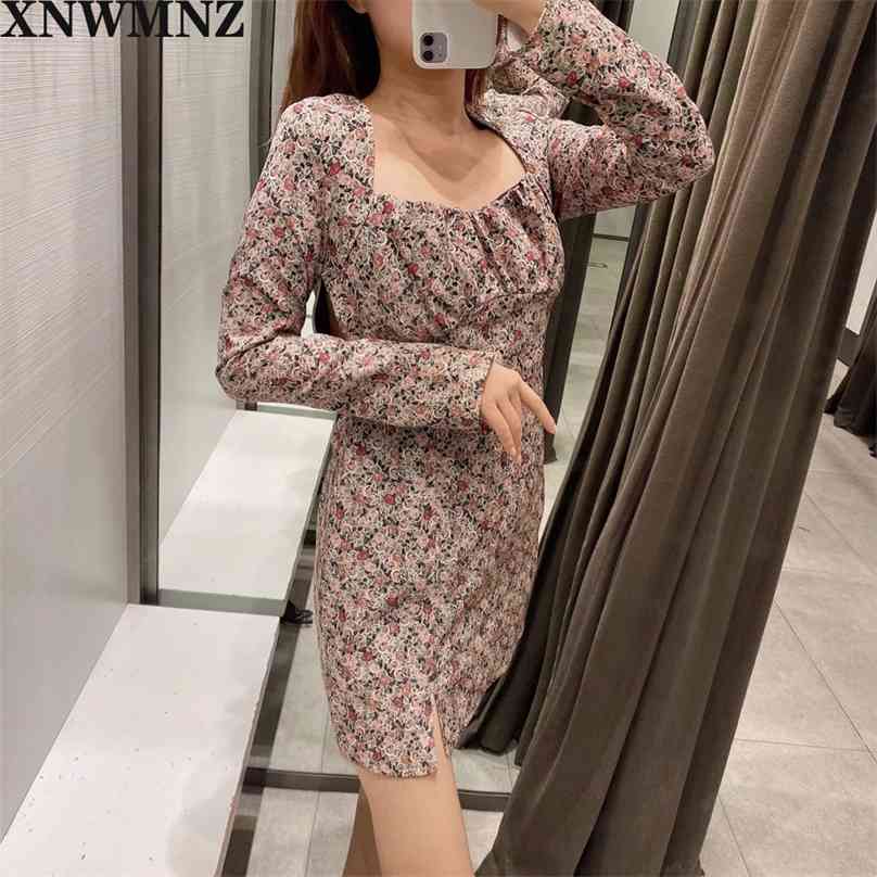 women floral print dress with a square-cut neckline long sleeves Pleat detail on the chest Front slit at hem 210520, Multi
women floral print dress with a square-cut neckline long sleeves Pleat detail on the chest Front slit at hem 210520, Multi