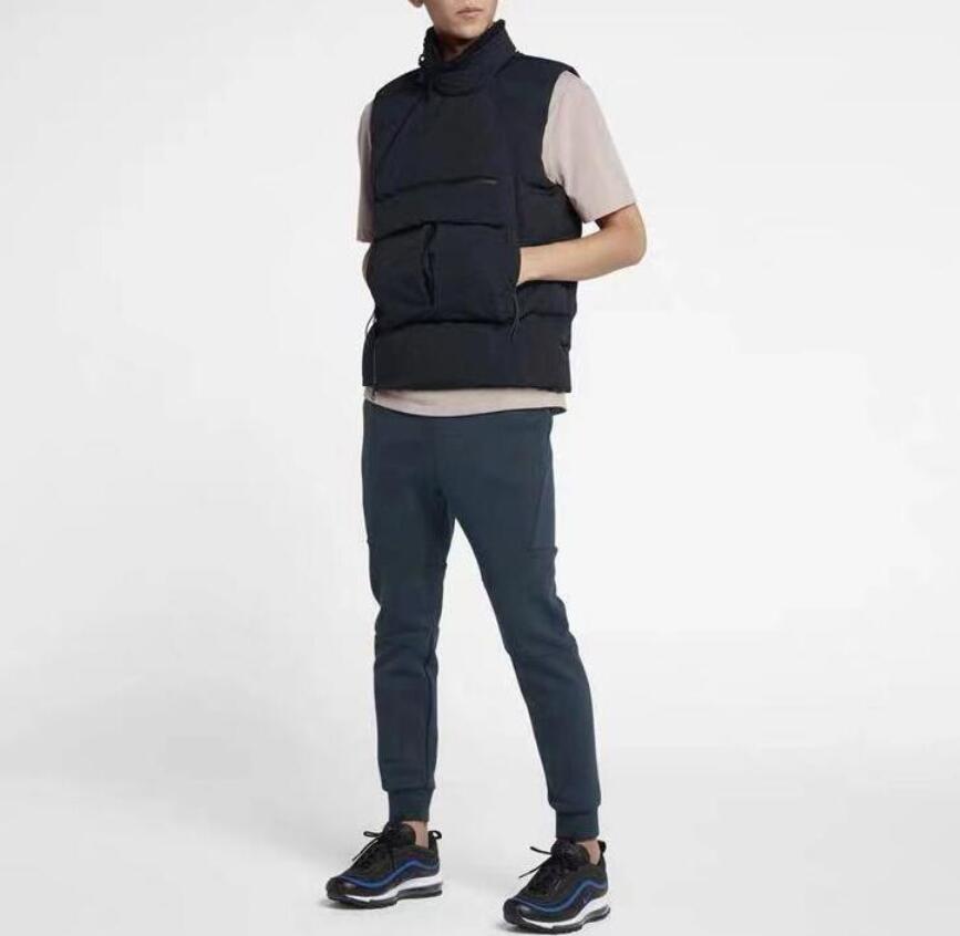 Mens Design Down Vests Fashion Vest Winter Jacket Coat with Letters High Quality Outdoor Streetwear Clothing L-3XL Optional, Black
Mens Design Down Vests Fashion Vest Winter Jacket Coat with Letters High Quality Outdoor Streetwear Clothing L-3XL Optional, Black