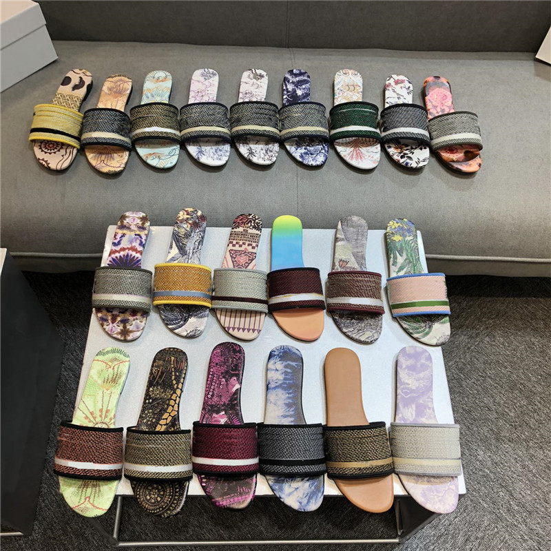 2021 Designer Ladies Sandals Embroidery Printed Slippers Floral Brocade Gear Bottom Flip Flops Outdoor Beach Letter Striped Womens Shoe, Make up the difference
2021 Designer Ladies Sandals Embroidery Printed Slippers Floral Brocade Gear Bottom Flip Flops Outdoor Beach Letter Striped Womens Shoe, Make up the difference