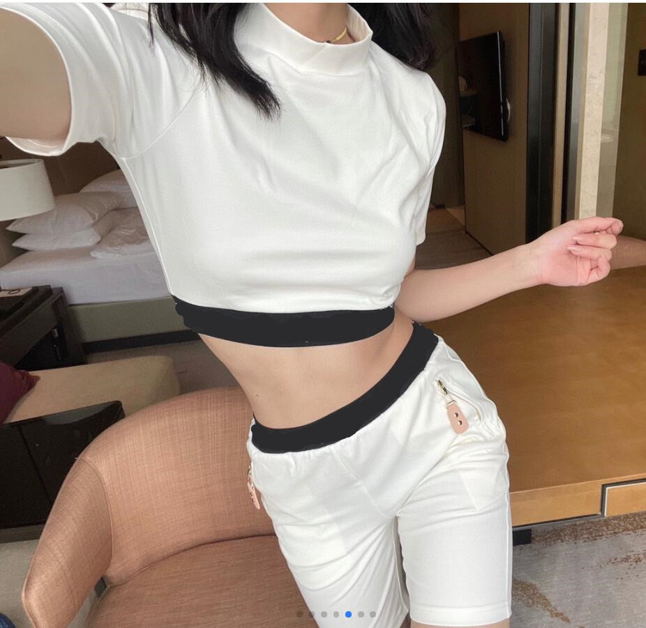 Two-piece fashion suit 2021 women summer short round neck short-sleeved top shorts 422, Gray
Two-piece fashion suit 2021 women summer short round neck short-sleeved top shorts 422, Gray