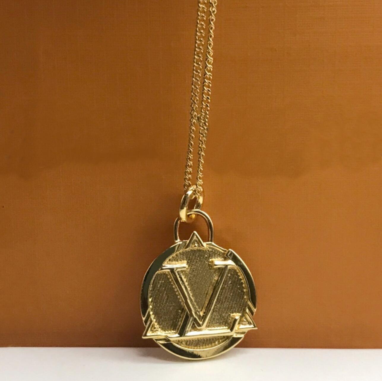 Europe America Style Men Lady Women Titanium steel Lovers Long Necklace With Engraved V Initials Stripe Round Pendant
Europe America Style Men Lady Women Titanium steel Lovers Long Necklace With Engraved V Initials Stripe Round Pendant