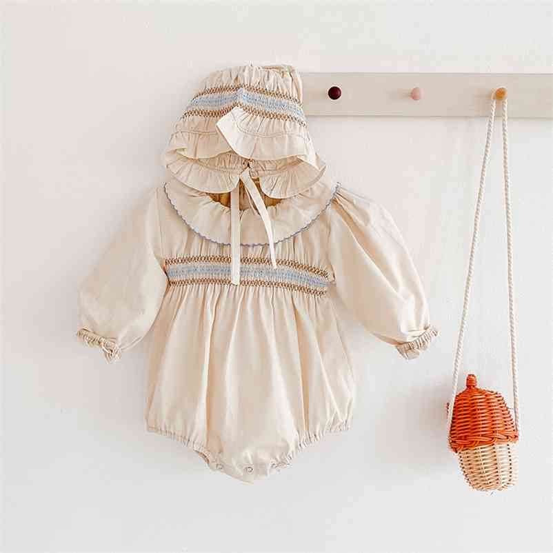 2PCS Baby Girl Smocked Romper Infant Handmade Jumpsuit Toddler Princess Clothes First Birthday Cotton Smock Rompers + Hat 210615, Beiegromper and hat
2PCS Baby Girl Smocked Romper Infant Handmade Jumpsuit Toddler Princess Clothes First Birthday Cotton Smock Rompers + Hat 210615, Beiegromper and hat