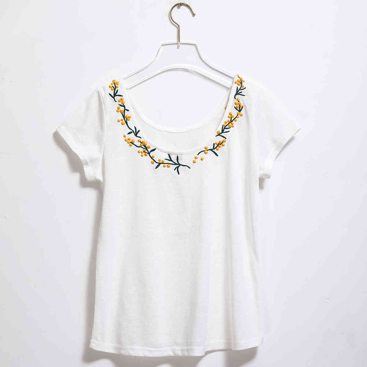 Jastie Short-sleeved Linen T-shirt Floral embroidery Back Chic Women Top Round Neck Pullovers Casual Top Tee Shirt Blusa 210406