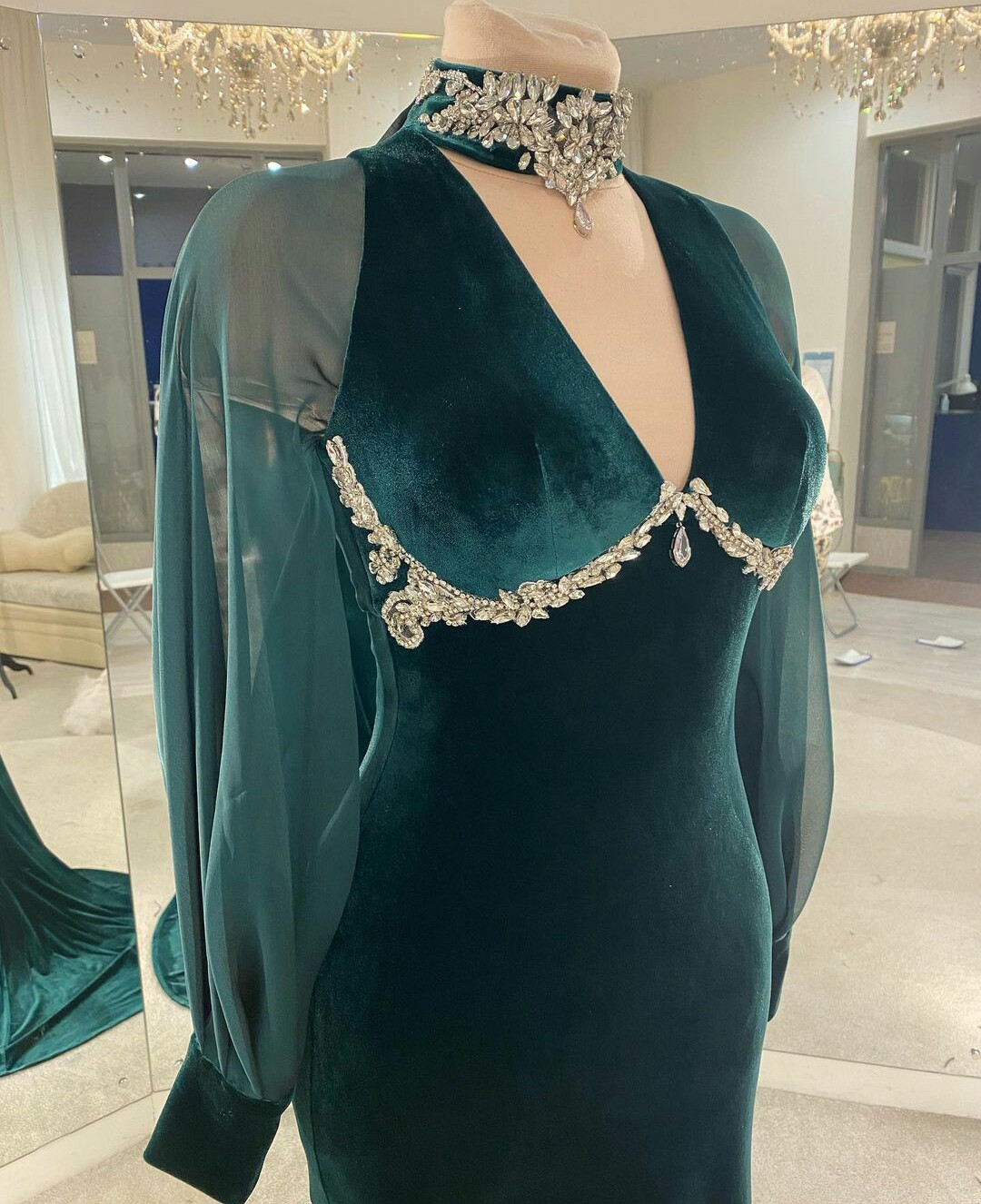 Elegant Evening Dresses Shiny V-Neck Long-Sleeve Mermaid Prom Dress Custom Made Ruched Satin Vestidos De Fiesta