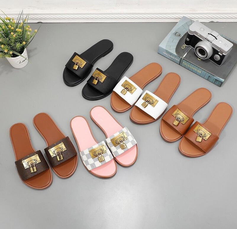 Fashion Women's Comfortable sandals Ladies Leather Metal lock letter slippers high quality shoes female casual sandal L22249
Fashion Women's Comfortable sandals Ladies Leather Metal lock letter slippers high quality shoes female casual sandal L22249