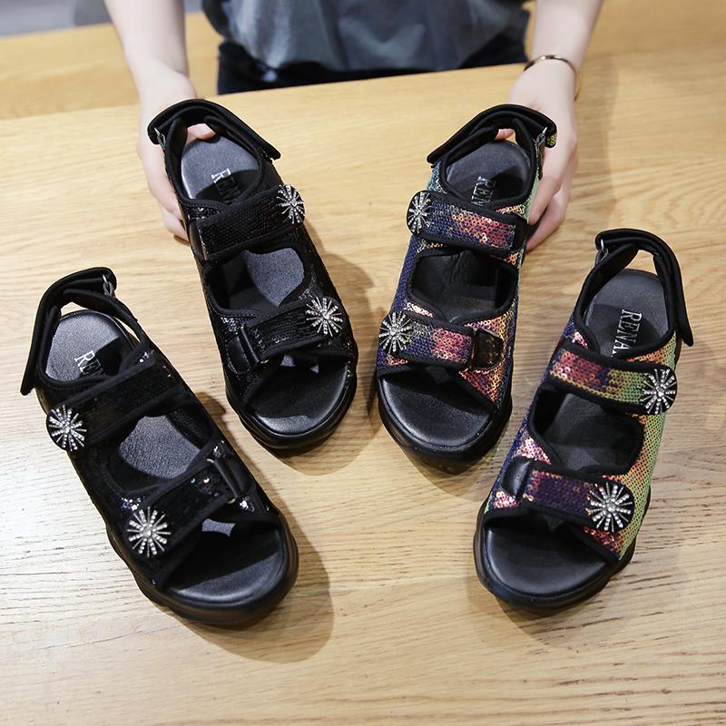 Peep Toe Ladies Sports Sandalen Women Shoes Summer Platform Sandals Flats Rubber Flat Roman Beach Sequined PU 2021, Black
Peep Toe Ladies Sports Sandalen Women Shoes Summer Platform Sandals Flats Rubber Flat Roman Beach Sequined PU 2021, Black