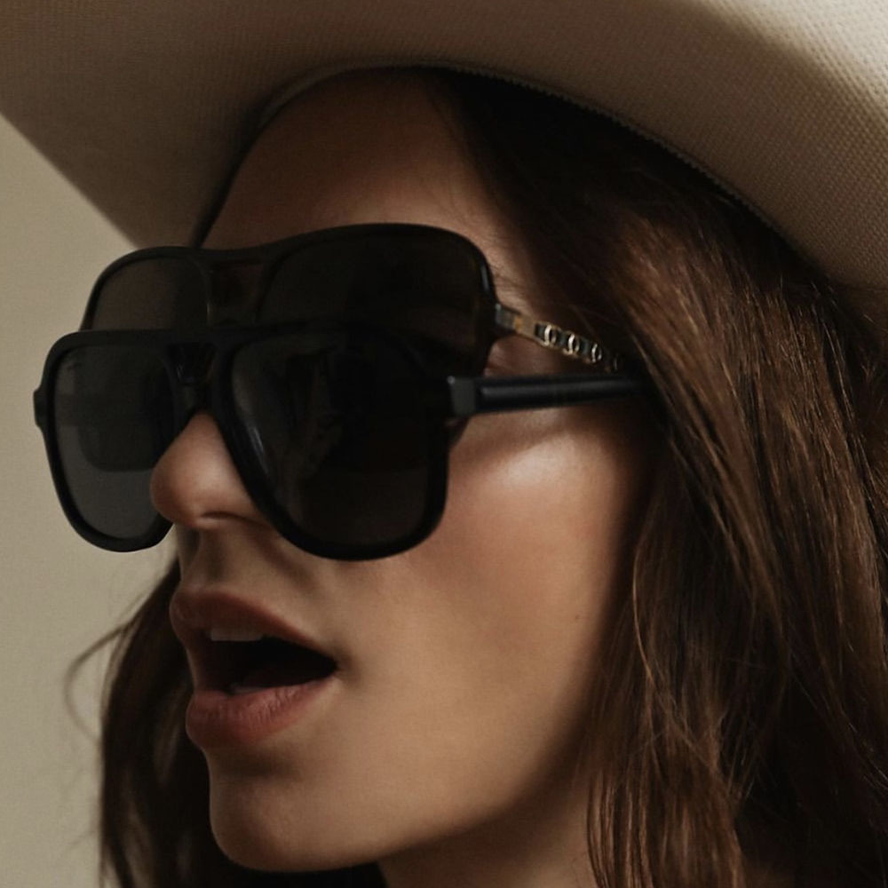 CH 5439 Sunglasess Girls Shades For Women Sunglasses Channel Brand Designer Sunglasses Woman Sunglases Zonnebril Dames Gafas Retro Glasses
CH 5439 Sunglasess Girls Shades For Women Sunglasses Channel Brand Designer Sunglasses Woman Sunglases Zonnebril Dames Gafas Retro Glasses