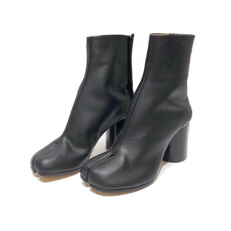 Boots 2021 Brand Designer Fashion Split Toe Leather Women Tabi Chunky Round High Heels Winter Fur Shoes, White with fur
Boots 2021 Brand Designer Fashion Split Toe Leather Women Tabi Chunky Round High Heels Winter Fur Shoes, White with fur